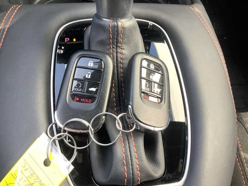 Used 2025 Honda HR-V Sport image 19