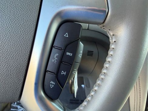Used 2017 Chevrolet Traverse LT FWD image 24