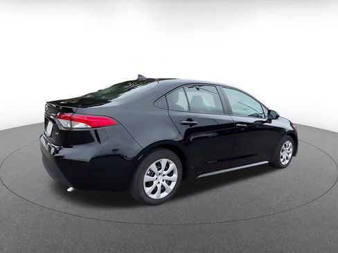 Used 2025 Toyota Corolla LE FWD image 15