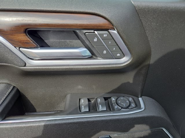 Used 2025 GMC Sierra 1500 SLT AWD/4WD image 15