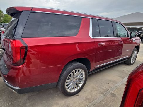 Certified 2025 GMC Yukon XL Denali w/ Sun & Power Step Package AWD/4WD image 8