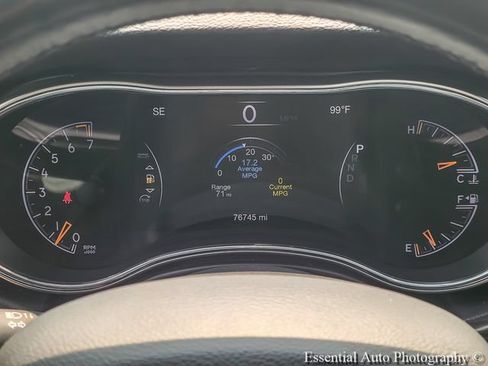 Used 2020 Jeep Grand Cherokee Altitude AWD/4WD image 19