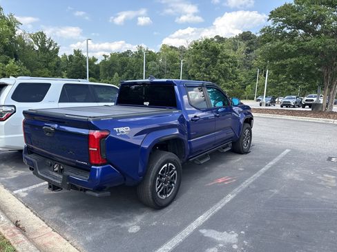 Used 2025 Toyota Tacoma TRD Sport AWD/4WD image 40