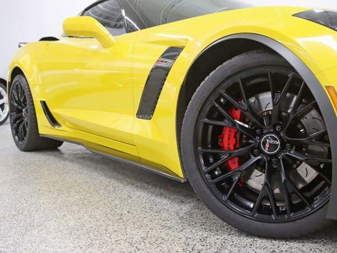 Used 2015 Chevrolet Corvette Z06 w/ 2LZ Preferred Equipment Group image 4