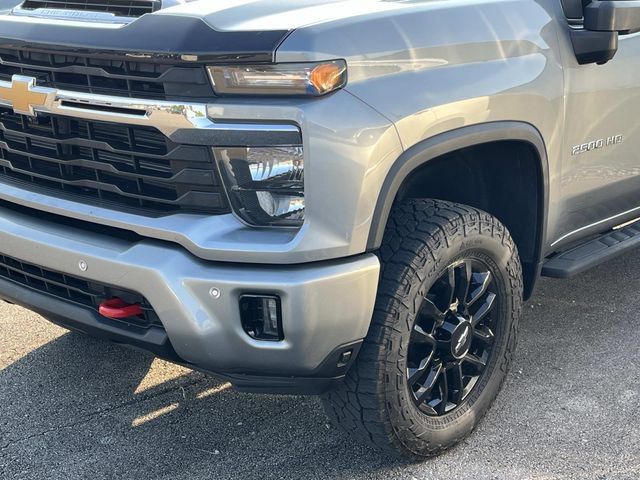 Used 2025 Chevrolet Silverado 2500 LT w/ Safety Package AWD/4WD image 9