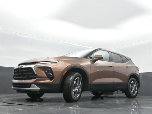 Used 2023 Chevrolet Blazer LT w/ Driver Confidence Package AWD/4WD image 13
