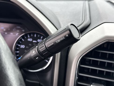 Used 2019 Ford F250 Lariat w/ Lariat Ultimate Package AWD/4WD image 22