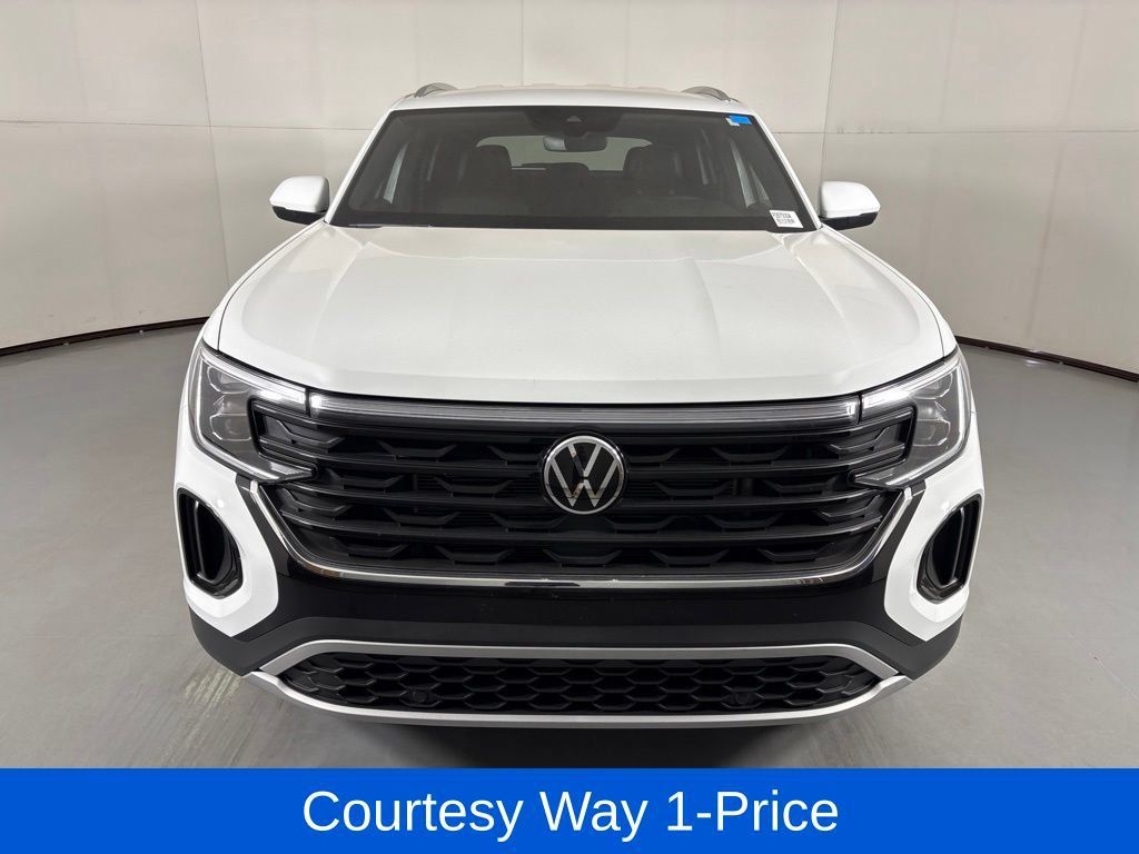 Used 2024 Volkswagen Atlas Cross Sport SE FWD image 4