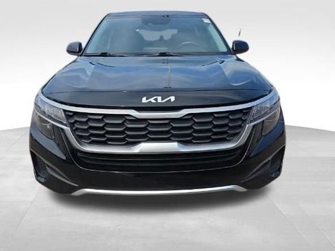 Used 2023 Kia Seltos LX AWD/4WD image 2