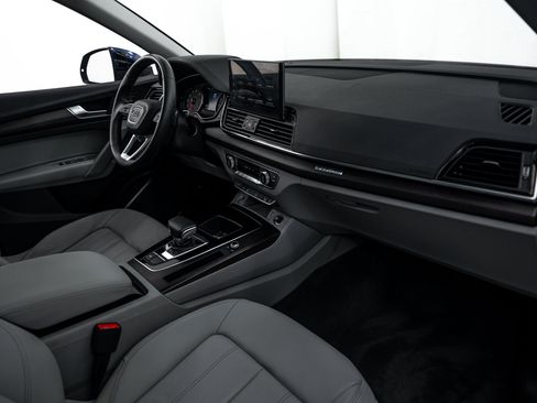 Certified 2023 Audi Q5 2.0T Premium w/ Convenience Package AWD/4WD image 8