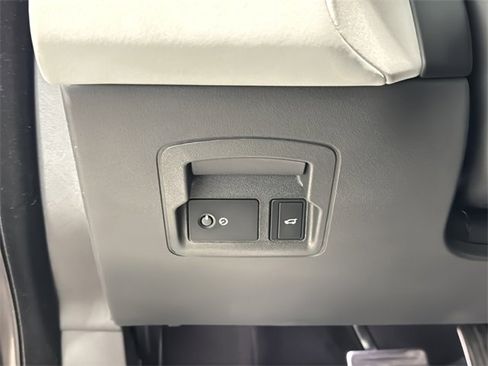 Used 2024 Land Rover Range Rover Velar Dynamic SE image 21