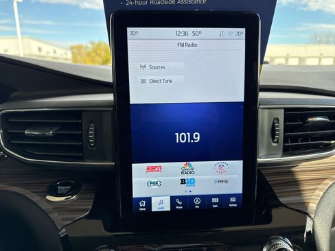 Certified 2022 Ford Explorer Limited w/ Limited Technology Package image 33