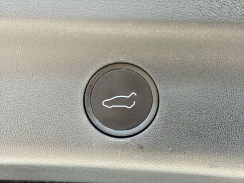 Used 2023 Tesla Model Y Long Range AWD/4WD image 9