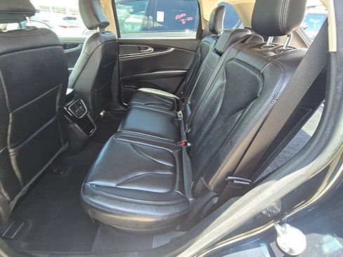 Used 2023 Lincoln Nautilus FWD image 11