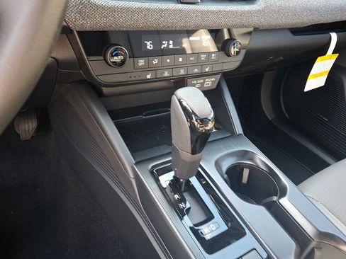 New 2026 Subaru Outback Limited AWD/4WD image 11