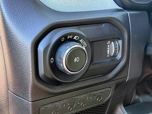 Used 2025 Jeep Wrangler Sport S image 17