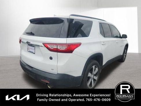 Used 2020 Chevrolet Traverse LT w/ LT Premium Package FWD image 4