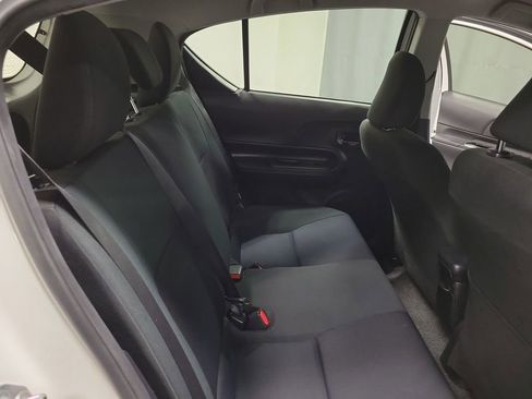 Used 2016 Toyota Prius C Two image 19