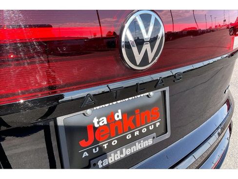 Used 2025 Volkswagen Atlas Cross Sport SEL R-Line AWD/4WD image 33