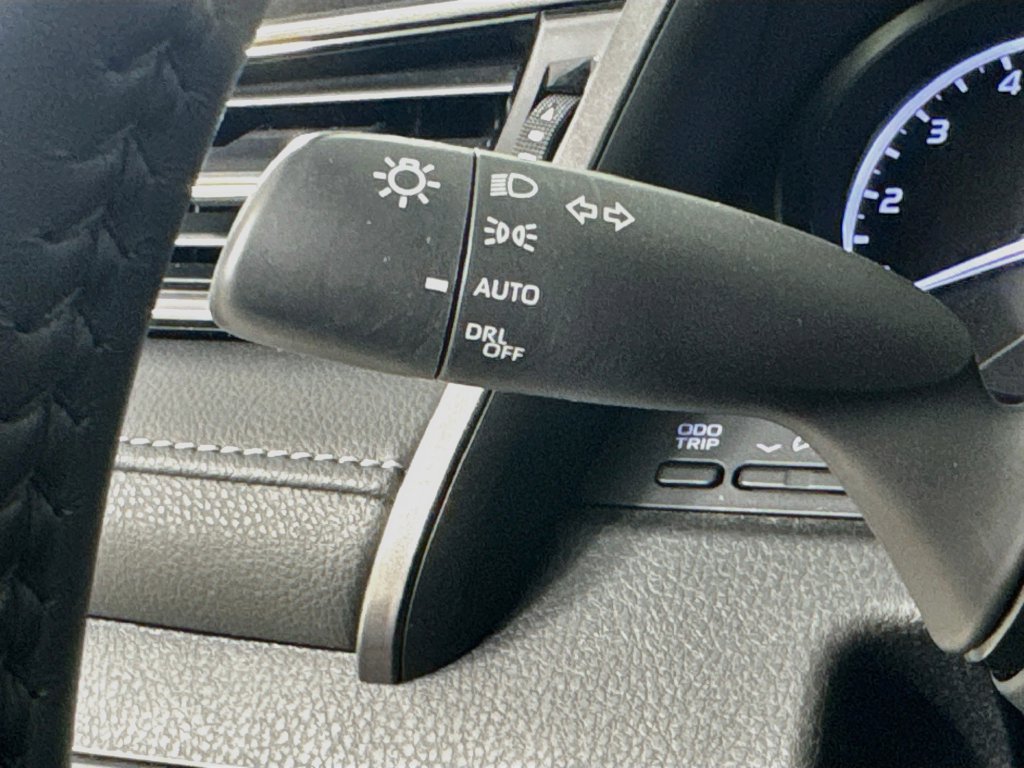 Used 2023 Toyota Camry SE FWD image 13