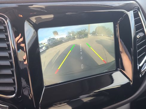 Used 2018 Jeep Compass Altitude w/ Popular Equipment Group image 28