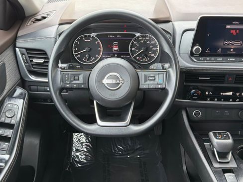 Used 2023 Nissan Rogue SV AWD/4WD image 16