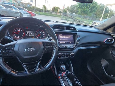 Used 2021 Chevrolet TrailBlazer RS w/ Sun and Liftgate Package image 15