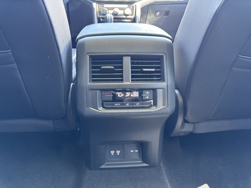 Used 2023 Volkswagen Atlas SE w/ Panoramic Sunroof Package image 22