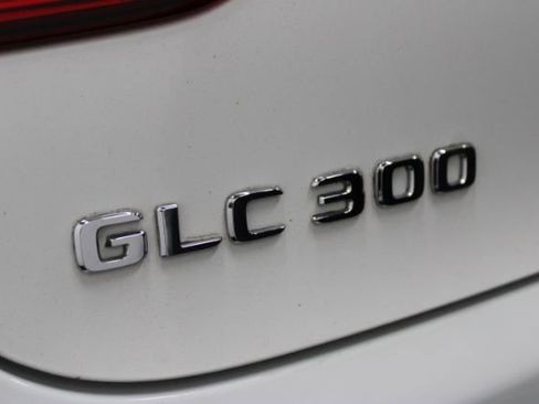 Used 2018 Mercedes-Benz GLC 300 4MATIC w/ AMG Line image 7