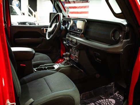 Used 2025 Jeep Wrangler Unlimited Rubicon 4xe w/ Convenience Group image 13