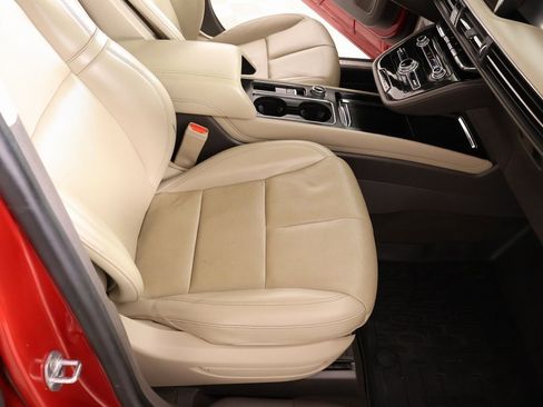 Used 2021 Lincoln Corsair Standard w/ Premium Package image 14