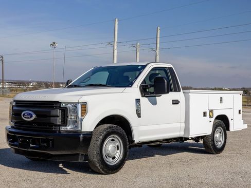 Used 2018 Ford F250 XL image 3