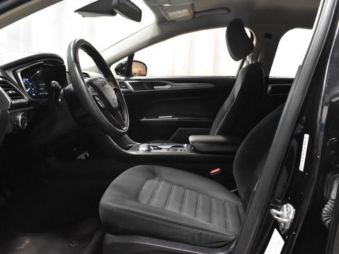 Used 2020 Ford Fusion SE FWD image 8