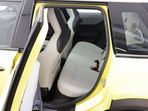 Certified 2025 MINI Cooper S image 13