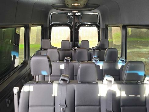 Used 2024 Mercedes-Benz Sprinter 2500 image 16