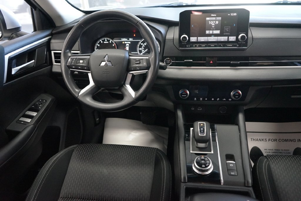 Used 2022 Mitsubishi Outlander ES AWD/4WD image 9