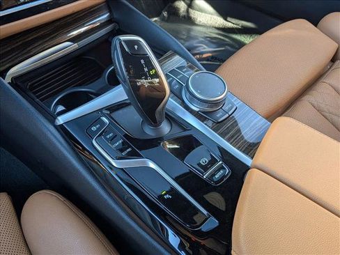 Used 2022 BMW 530i xDrive w/ Convenience Package image 15