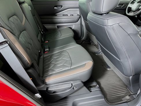 New 2026 Nissan Pathfinder Platinum image 24