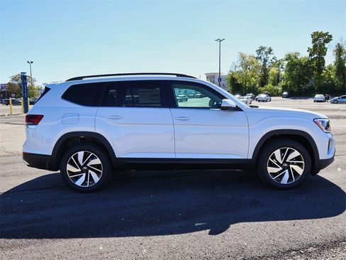New 2026 Volkswagen Atlas SE image 6