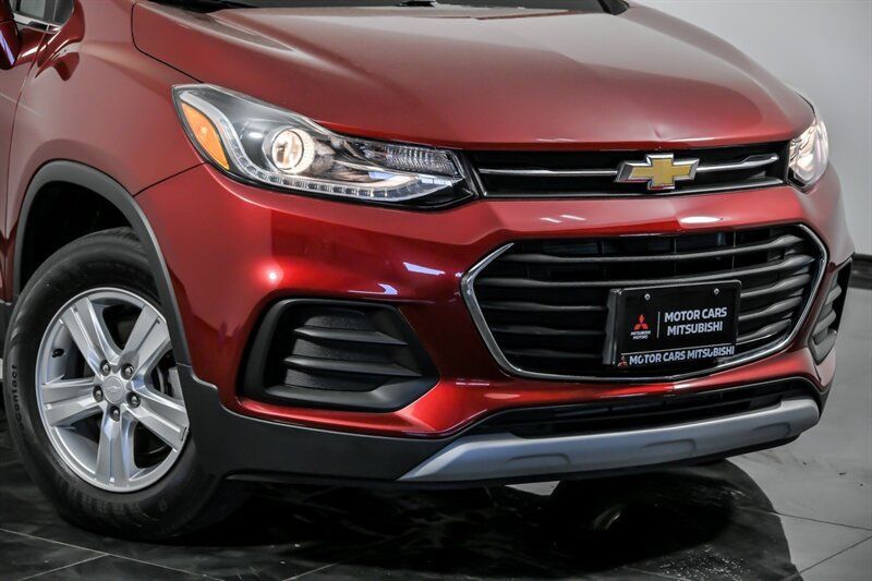 Used 2020 Chevrolet Trax LT AWD/4WD image 2