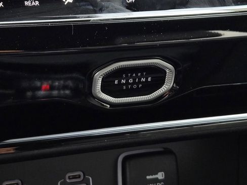 New 2026 Jeep Grand Cherokee Limited RWD image 18