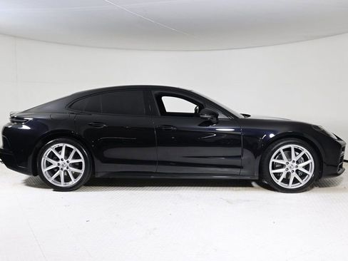 Certified 2025 Porsche Panamera 4 image 8