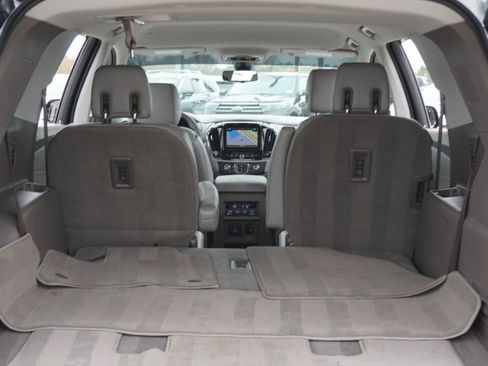 Used 2018 Chevrolet Traverse LT image 36