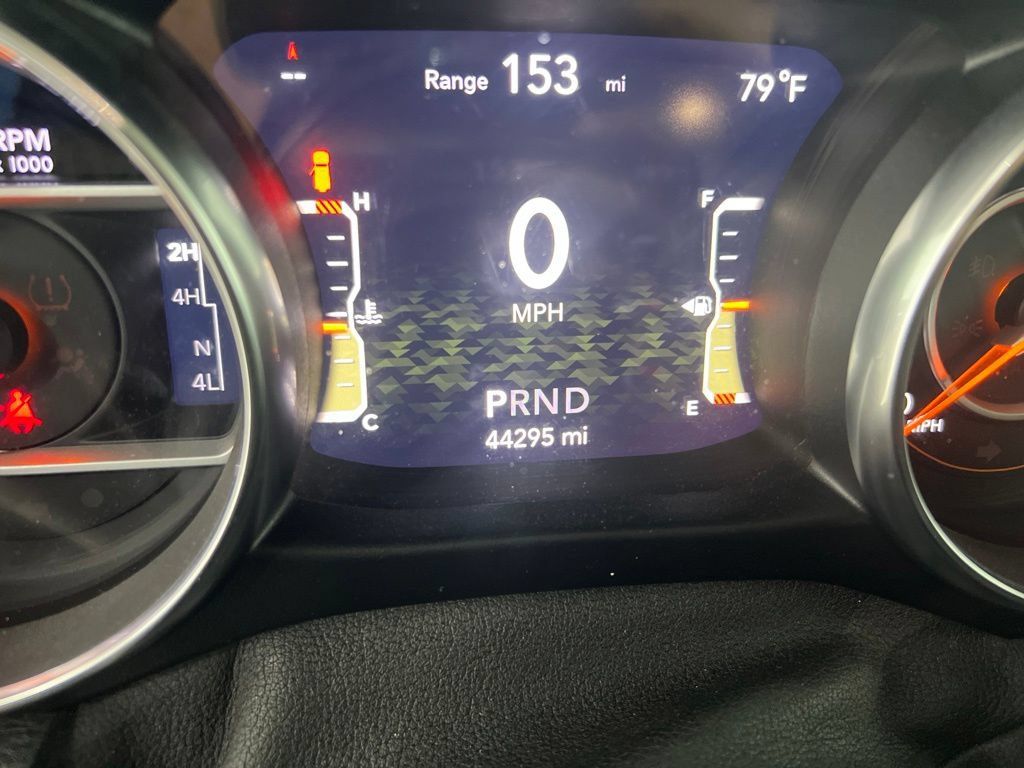 Used 2020 Jeep Wrangler Unlimited Sahara AWD/4WD image 12