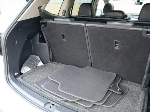 Used 2023 Volkswagen Atlas SE w/ Panoramic Sunroof Package image 18