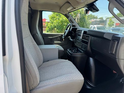 Used 2021 Chevrolet Express 2500 w/ Driver Convenience Package RWD image 17
