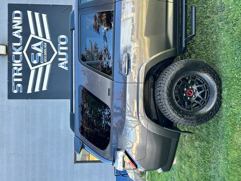 Used 2023 Toyota 4Runner SR5 Premium w/ Moonroof Package AWD/4WD image 5