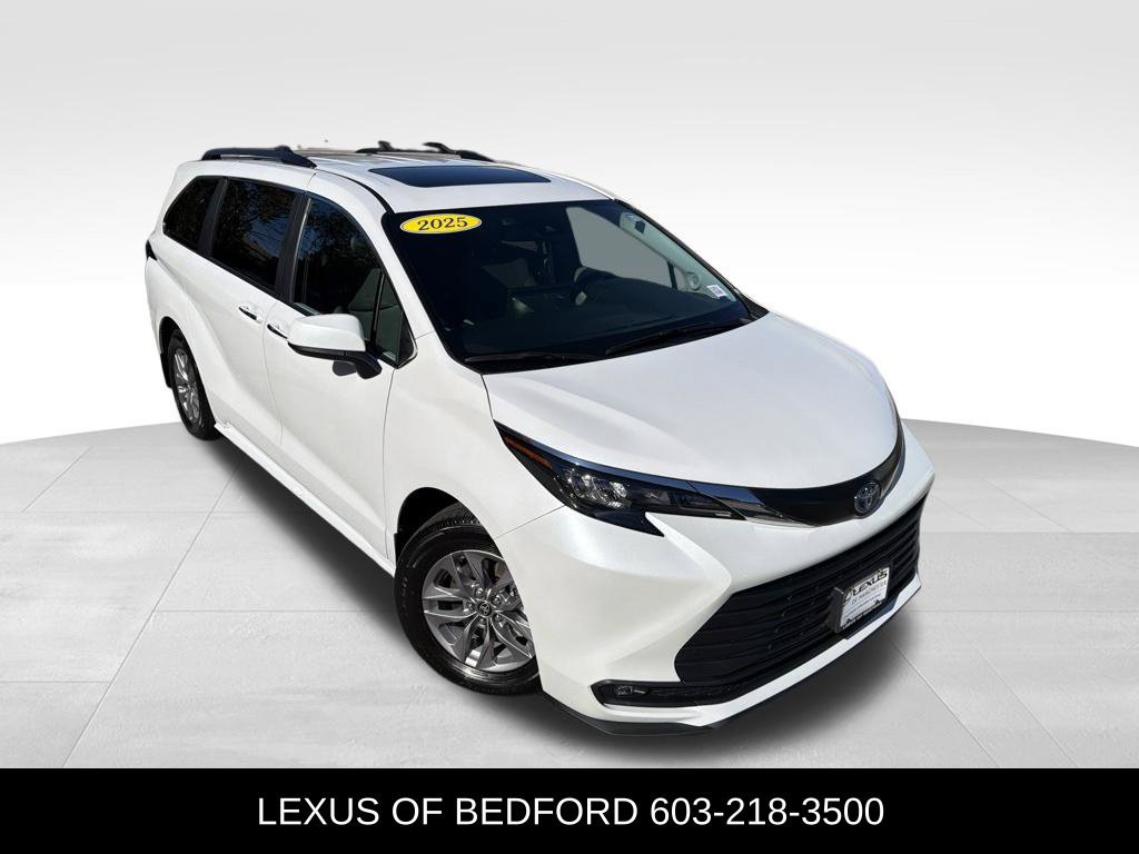 Used 2025 Toyota Sienna XLE w/ XLE Plus Package AWD/4WD image 3