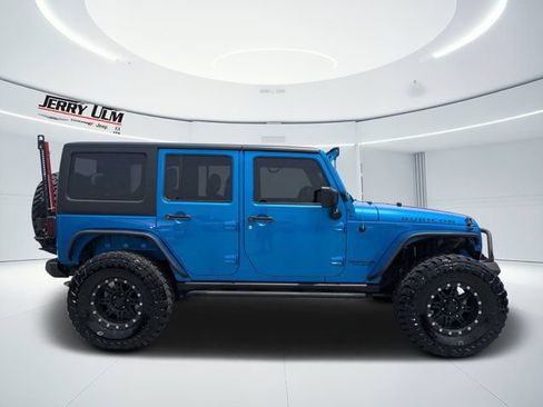 Used 2015 Jeep Wrangler Unlimited Rubicon w/ Connectivity Group AWD/4WD image 2