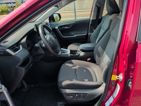 Used 2019 Toyota RAV4 XLE w/ Convenience Package AWD/4WD image 13